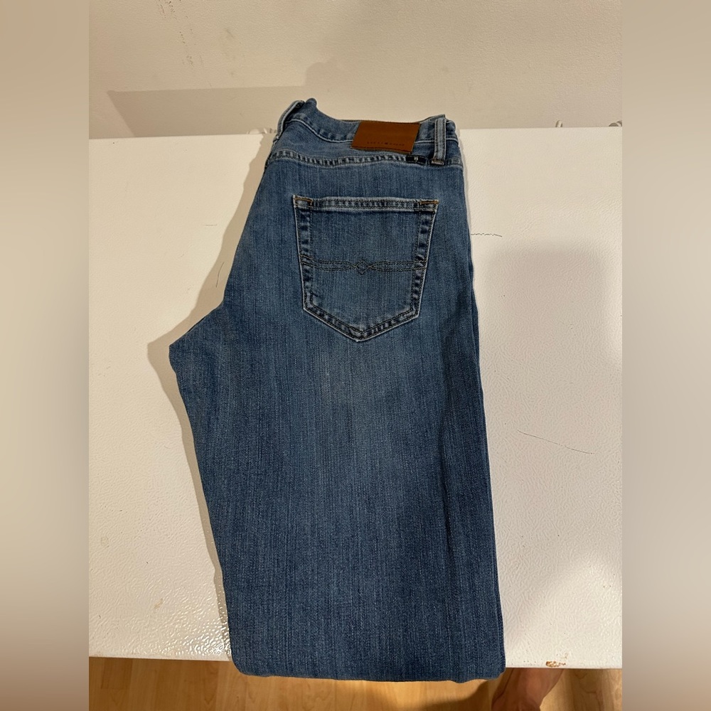 Men’s 30x32 lucky brand jeans 410 athletic fit
